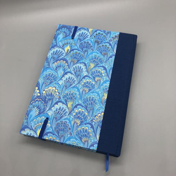 Buch Leinenrücken  Rückseite handgebunden marmoriert Muster blau